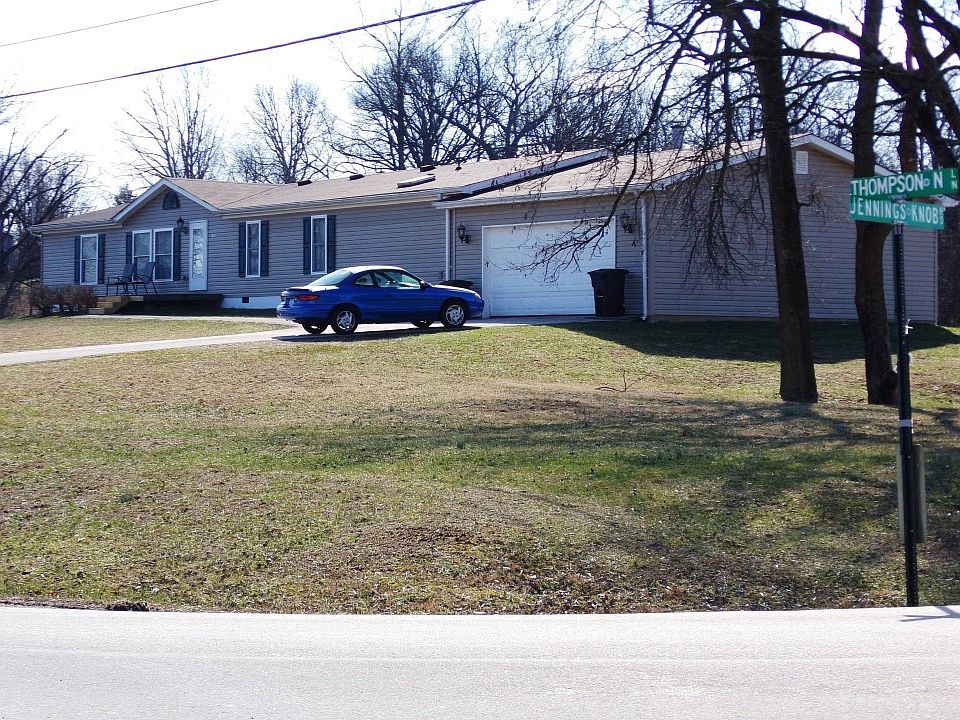 1325 Thompson Lane N