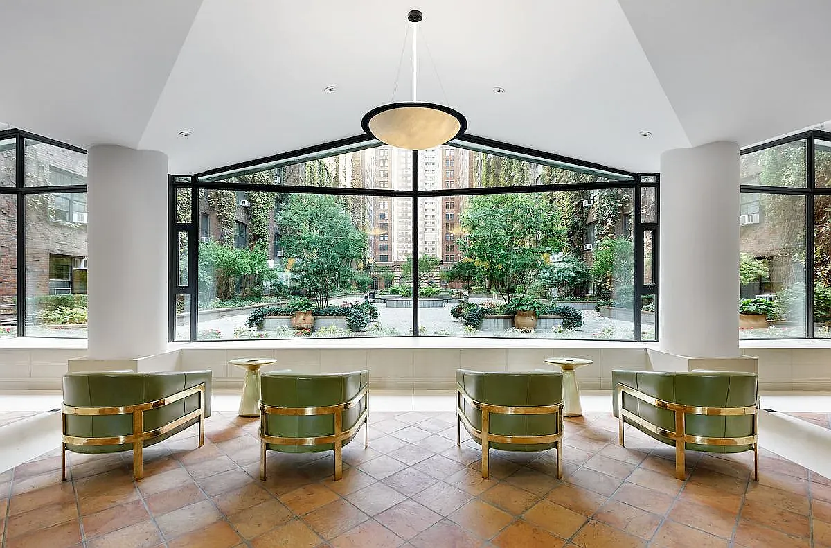 460 West 24th Street — Photo 3