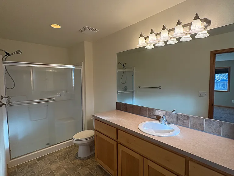 SW Juniper Ave — Photo 11