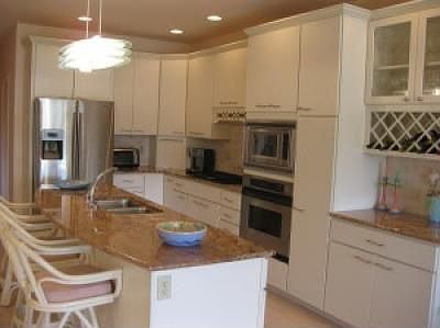 5th image of 642 Northfield Rd