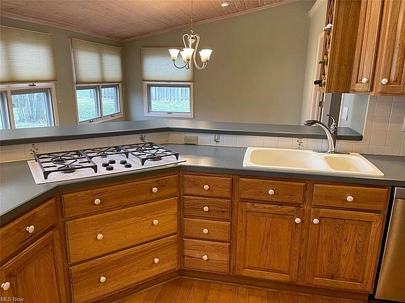 4th image of 274 Beechwood Dr