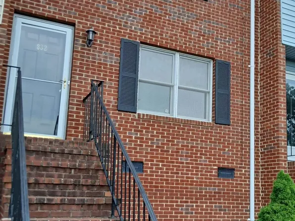 832 Vine St, Harrisonburg, VA 22802