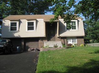 44 Cambridge Dr, Jackson, NJ 08527