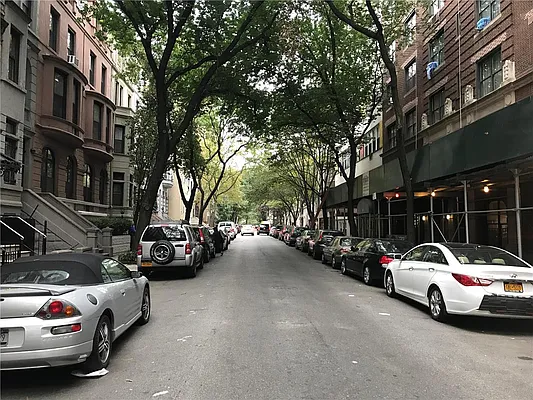 Rented by Modlin Group | media 21