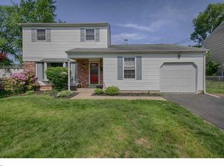 542 Penrose Ln, Warminster, PA 18974