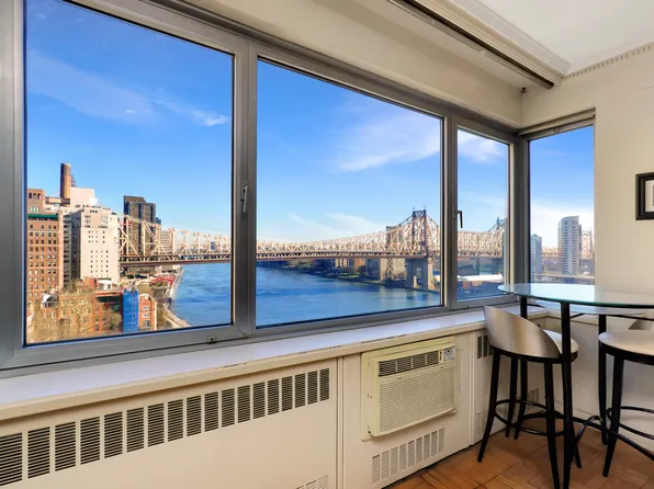 25 Sutton Place South image 7 of 20