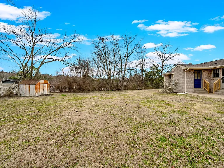 102 Jennings Dr #B — Photo 15