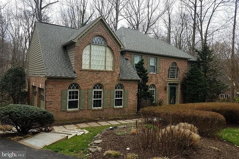 1st image of 5935 Fairview Woods Dr
