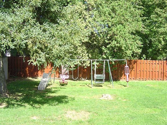 3rd image of 3 Maryland Ln