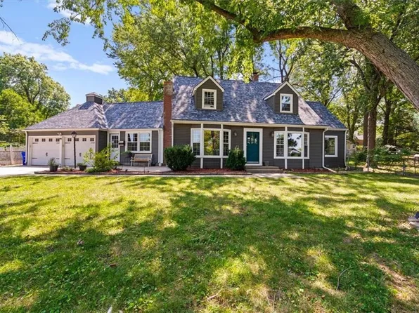 8301 Shawnee Mission Pkwy, Overland Park, KS 66202