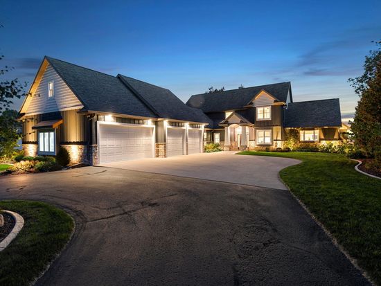 W6403 Firelane #8, Menasha, WI 54952