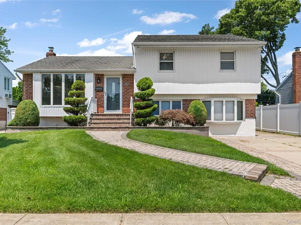 3951 Bernice Road, Seaford, NY 11783