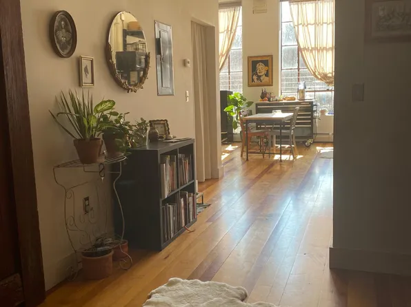 29 Sage St #2B, North Bennington, VT 05257