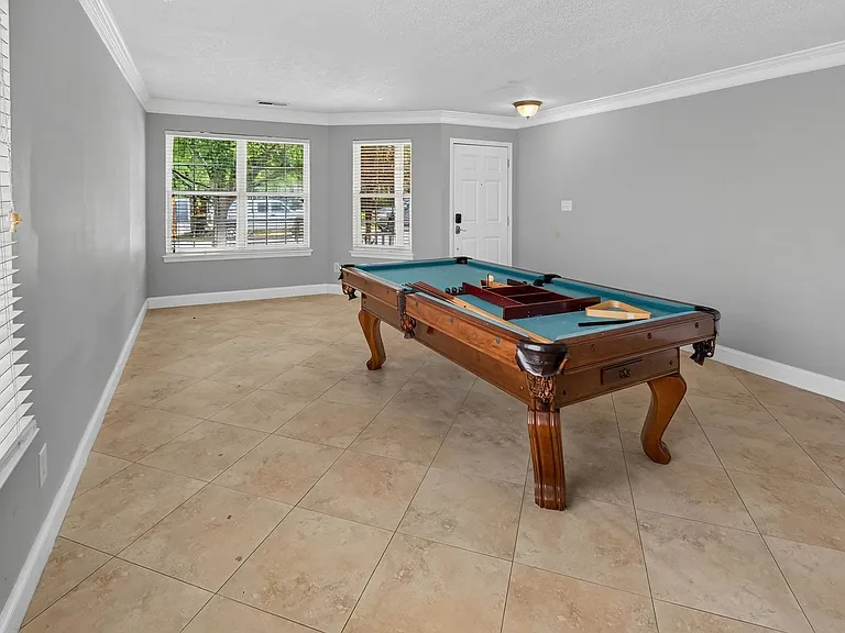 10745 Glenluce Ave — Photo 4