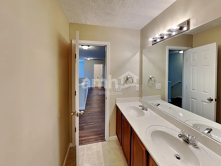 1027 Gannett Rd — Photo 15