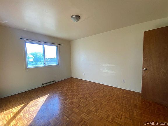 2nd image of 128-130 Vigilante St
