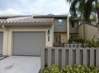 1909 Canterbury Cir, Wellington, FL 33414