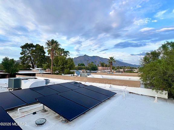 3rd image of 565 W Calle Lindero