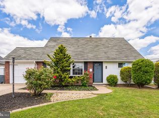 47 Calicobush Rd, Levittown, PA 19057