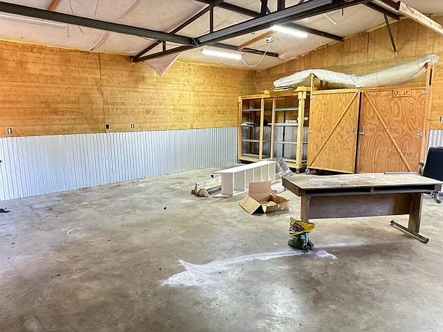 843 FM 2560 — Photo 23