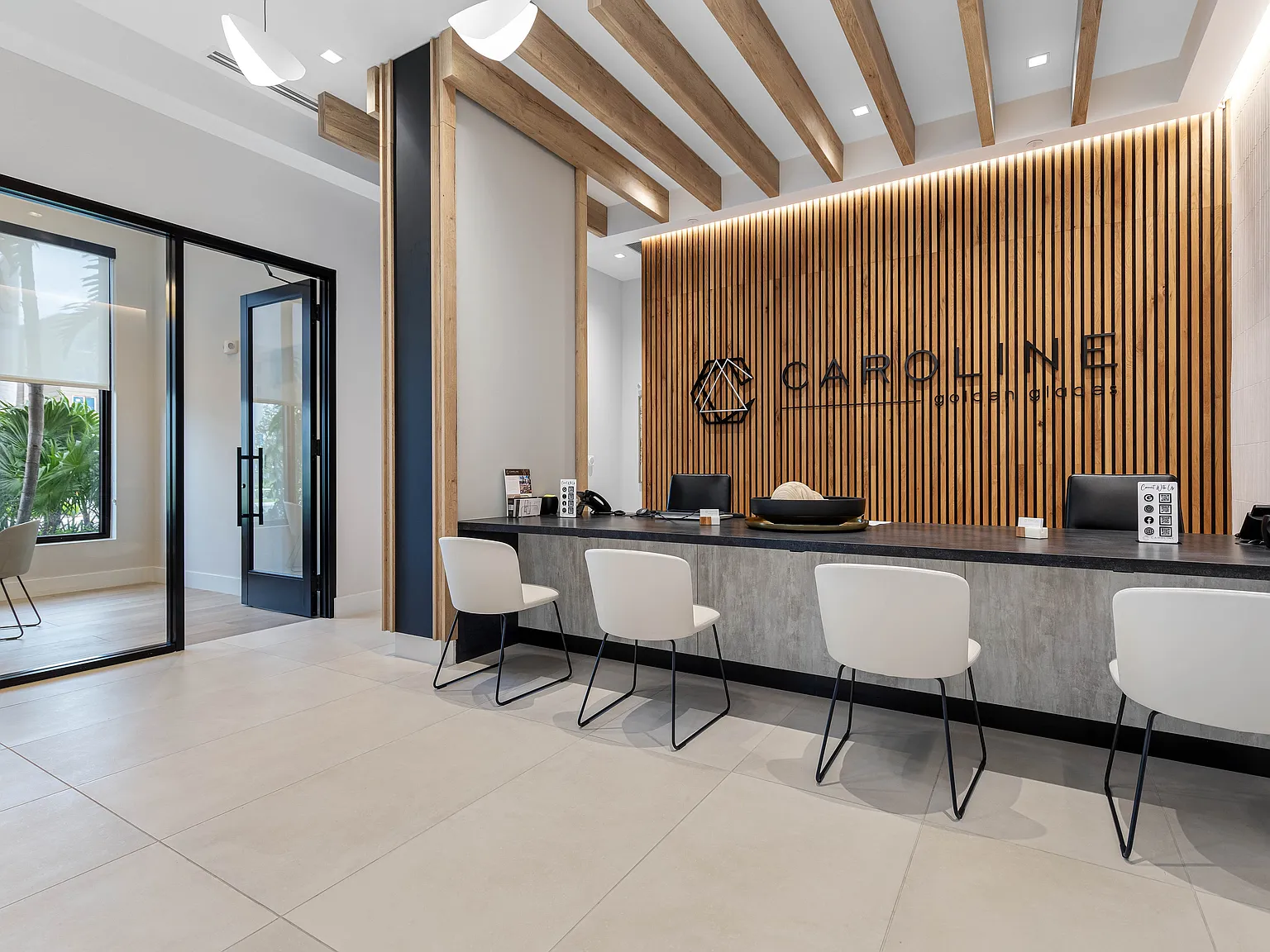 Caroline Golden Glades — Photo 1
