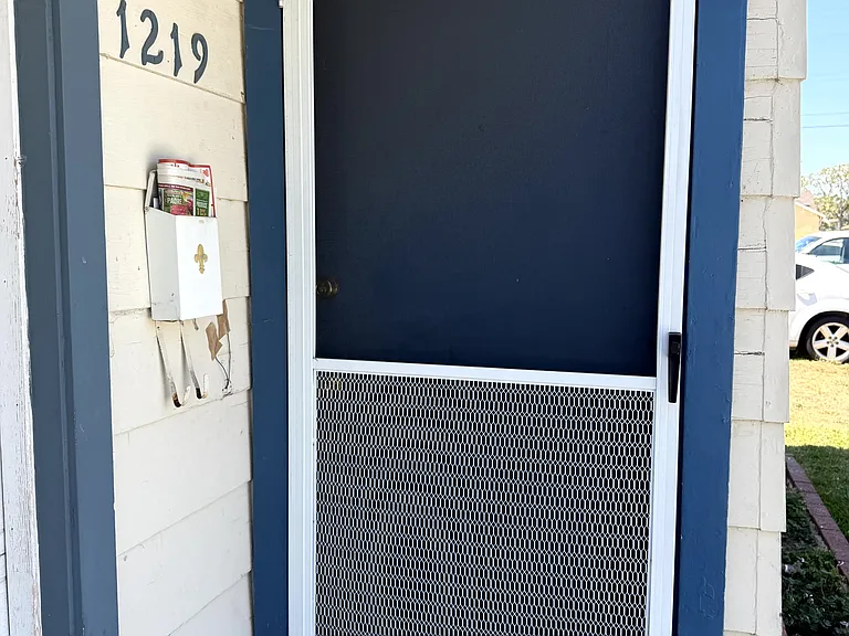 1219 Claremont St — Photo 2