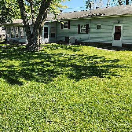 5th image of 304 S Edwards St