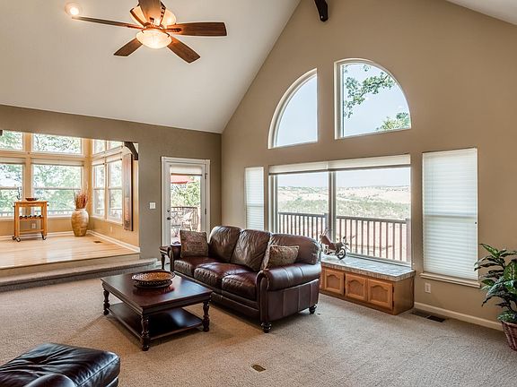 4th image of 769 Knight Ln
