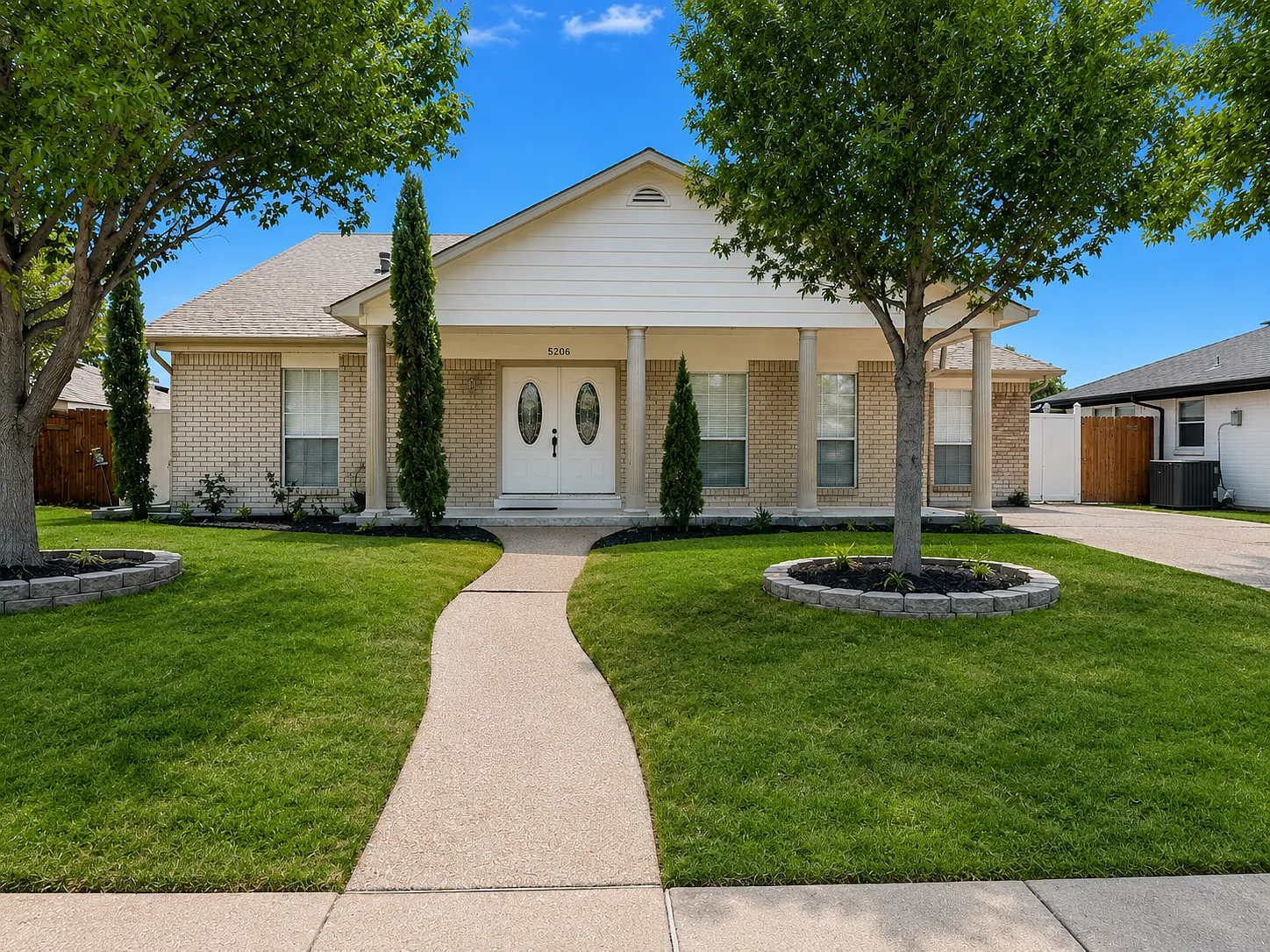 4 bed, 2.5 bath, 2150 sqft, $2,600 — Photo 1
