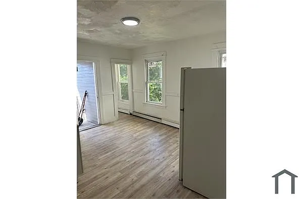 Building Photo - 1608 Barnum Ave
