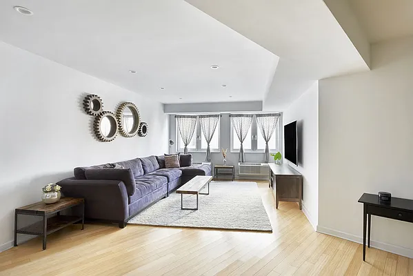 Sold by Warburg | media 1