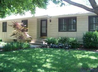 1111 SW Mission Pl, Lees Summit, MO 64081