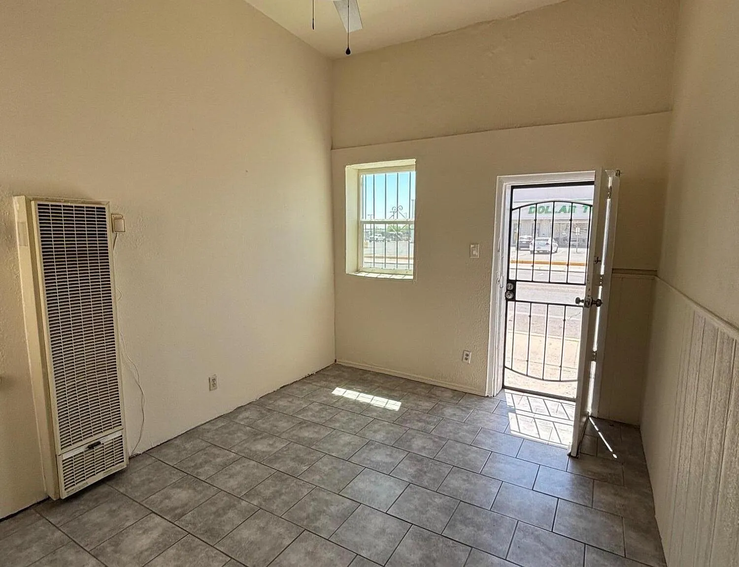 1 bed, 430 sqft, $700 — Photo 4