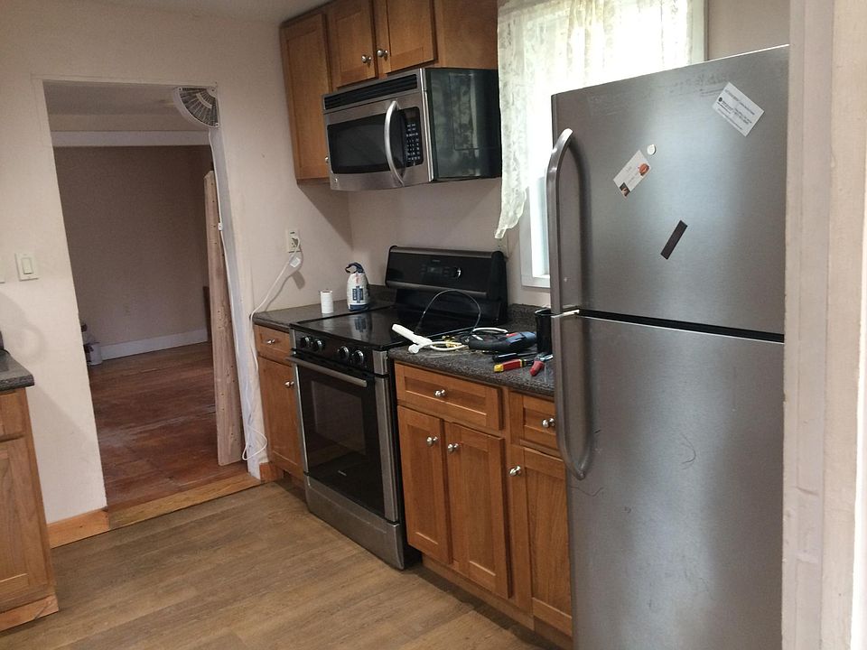 2nd image of 194 Main St Floor 2