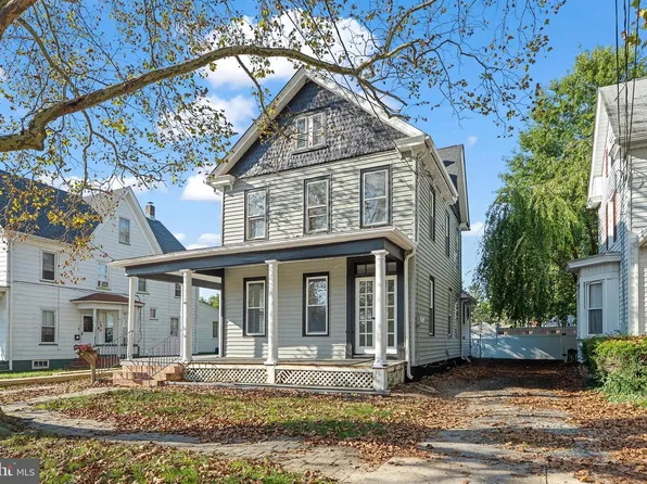 47 Dickinson St, Woodstown, NJ 08098