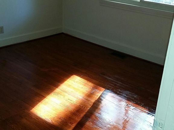2nd image of 945 E 6th Ave