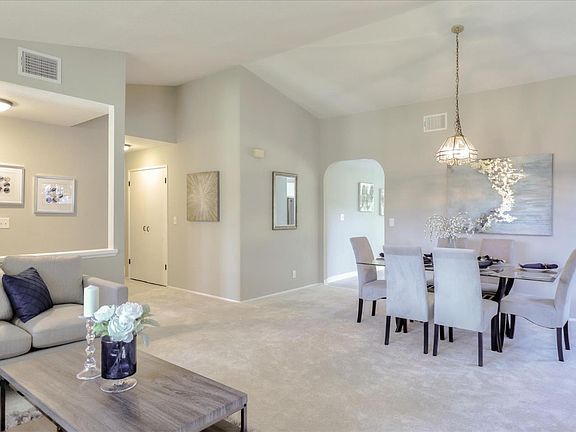 4th image of 9243 Solana Dr