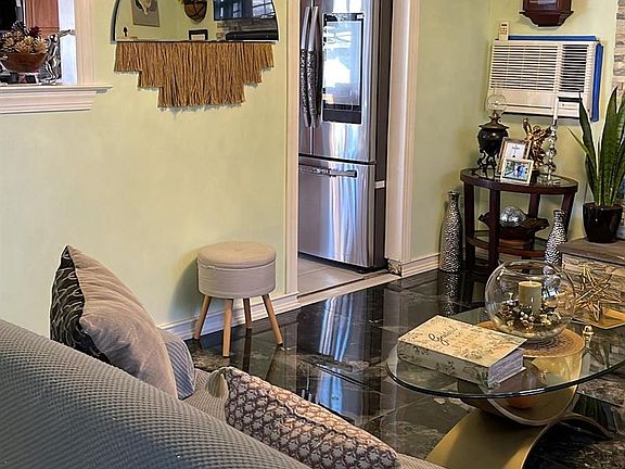 4th image of 152 Dogwood Road