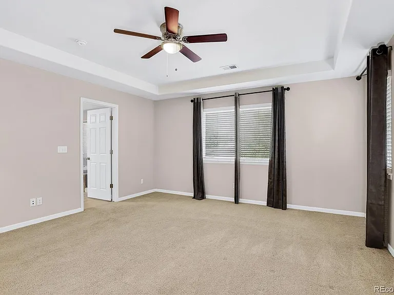 10768 Hillsboro St — Photo 13