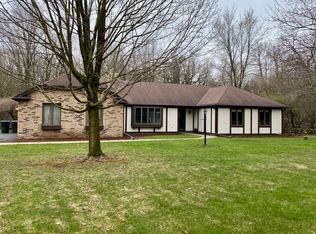 W333S4174 Connemara Dr, Dousman, WI 53118