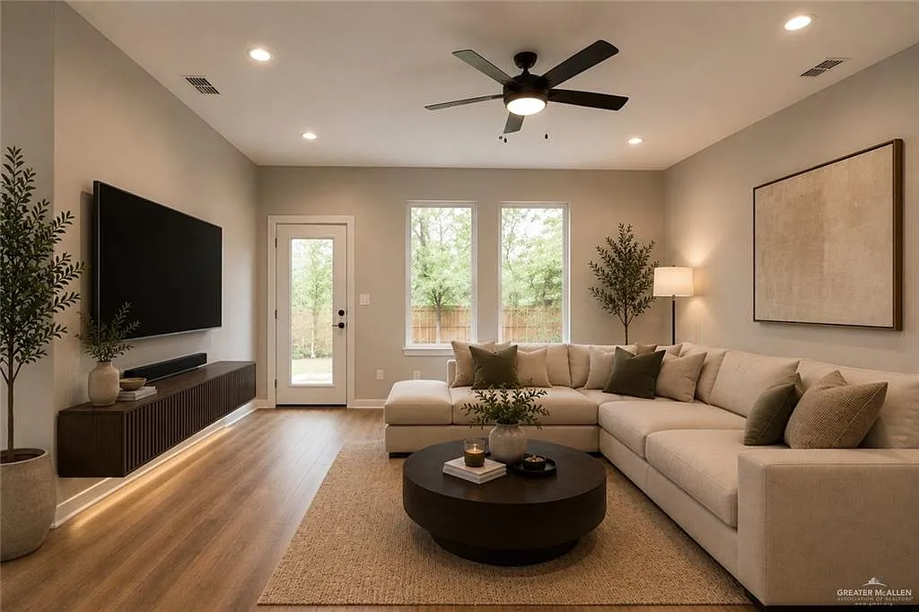 4 bed, 3.0 bath, 1678 sqft, $2,200 — Photo 4