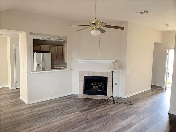 3rd image of 315 Estate Dr