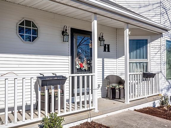 4th image of 1249 Edenbridge Way