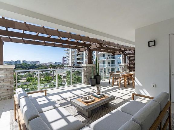2nd image of 220 SE MIZNER Boulevard #503