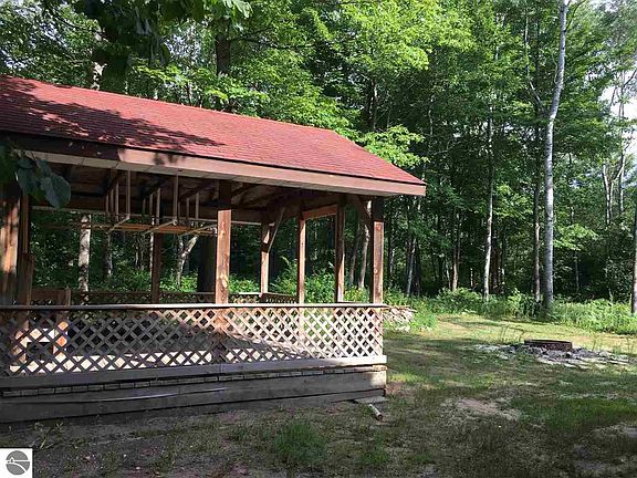 5th image of 5409 Pineview Dr
