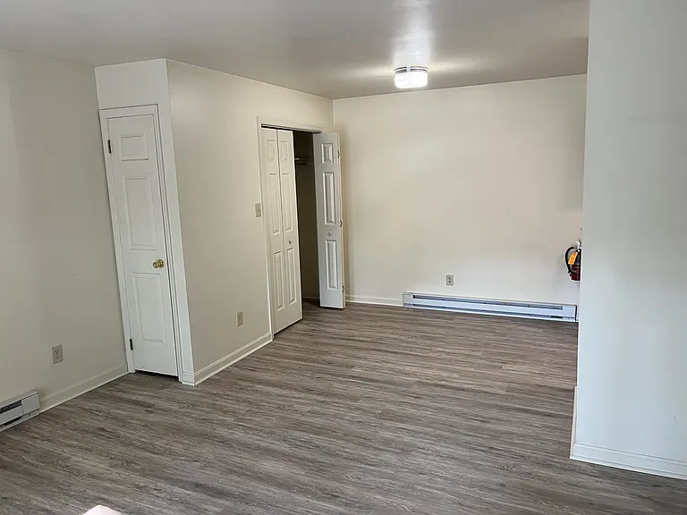 14860 Sherwood Dr — Photo 9