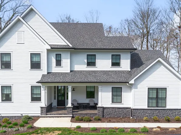 123 Rock Ridge Dr, Clarks Summit, PA 18411