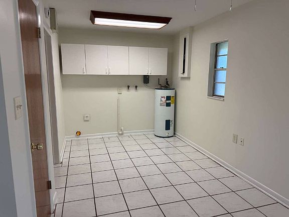4th image of 2633 Coral Ave