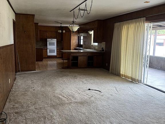 3rd image of 301 S Pecos St