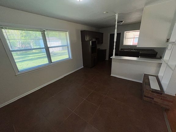 4th image of 1628 Puryear Rd